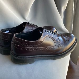 3989 leather brogue dress shoe. Made in England. Men’s 11 US / 10 UK. Worn once.
